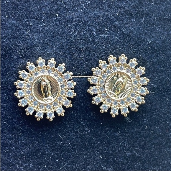 Gold plated virgin Mary CZ Earrings New Gorgeous catholic - Picture 3 of 9